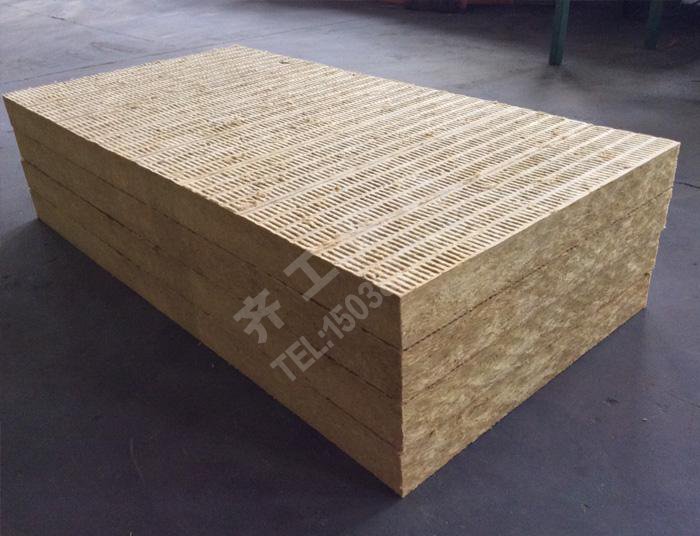 橡塑保溫板吸納的性能將和本身有著直接性的關(guān) 橡塑保溫板吸納的性能將和本身有著直接性的關(guān)