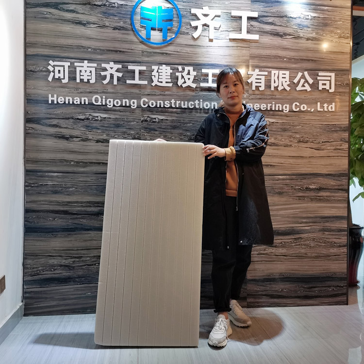 擠塑板簡(jiǎn)介 擠塑板簡(jiǎn)介